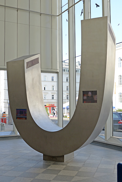 Margot Pilz - U-Turn